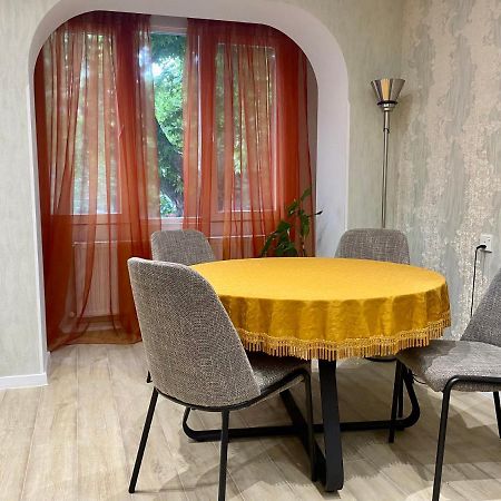 טביליסי Spacious Dinamo Apartment מראה חיצוני תמונה
